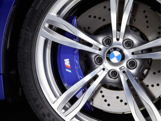 Illustration for article titled 2012 BMW M5: First Photos